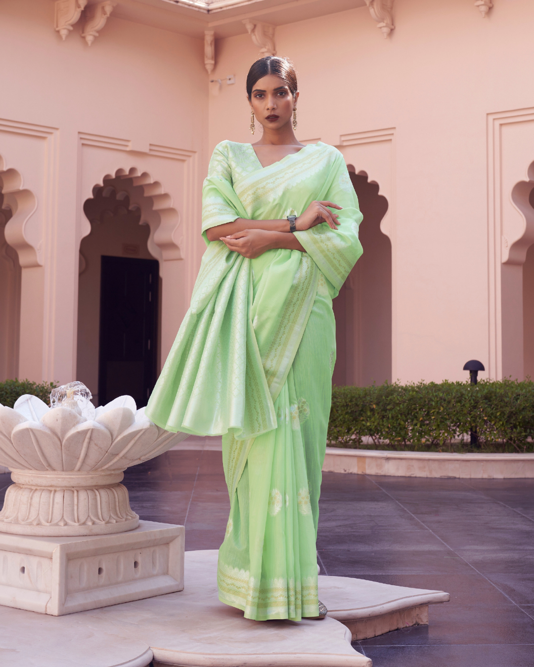 Green  Linen weaving Sarees