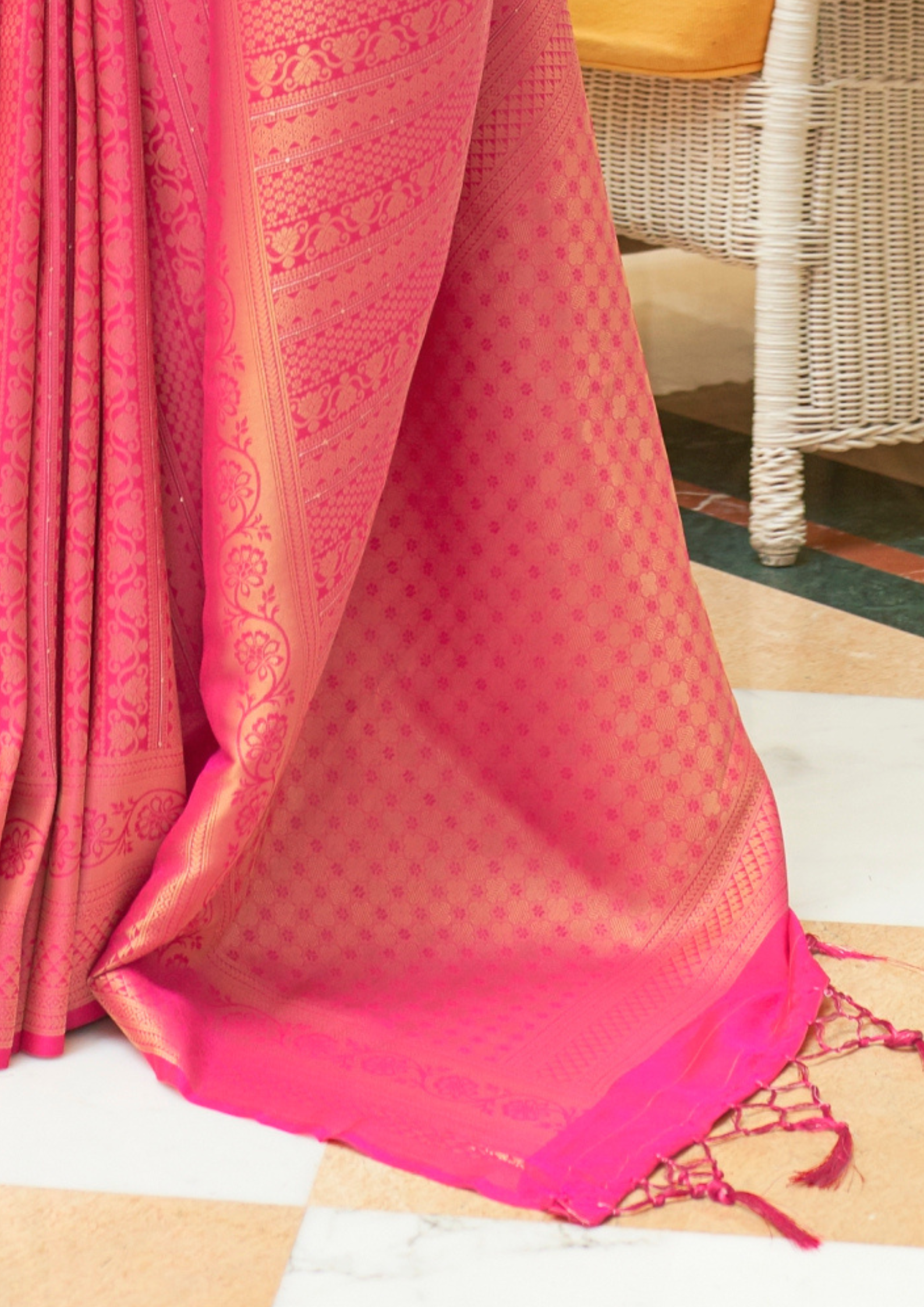Kanjivaram Pink Sequins Handloom Weaving Saree
