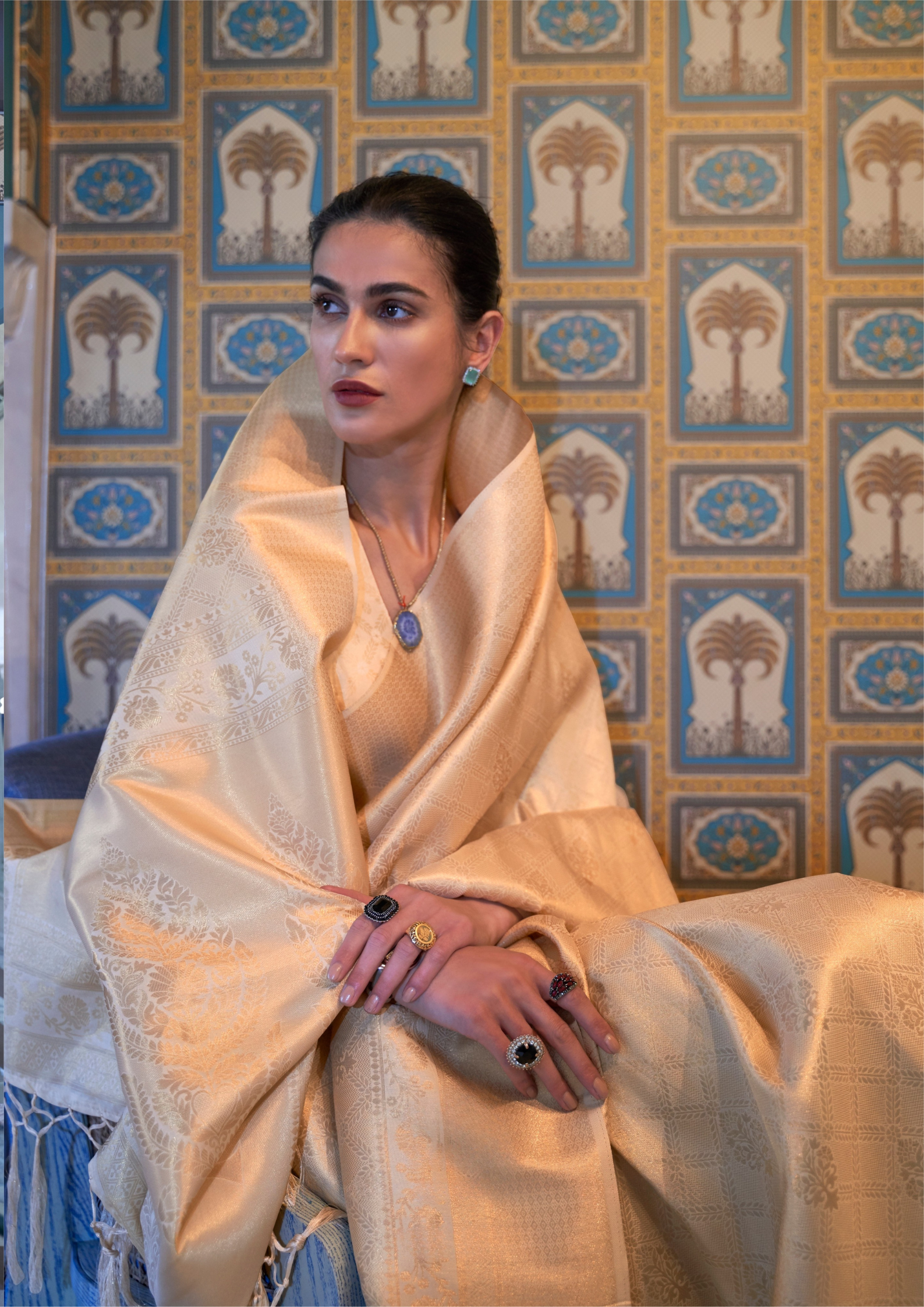 Kanjivaram GOLDEN BEIGE HANDLOOM WEAVING SILK SAREES