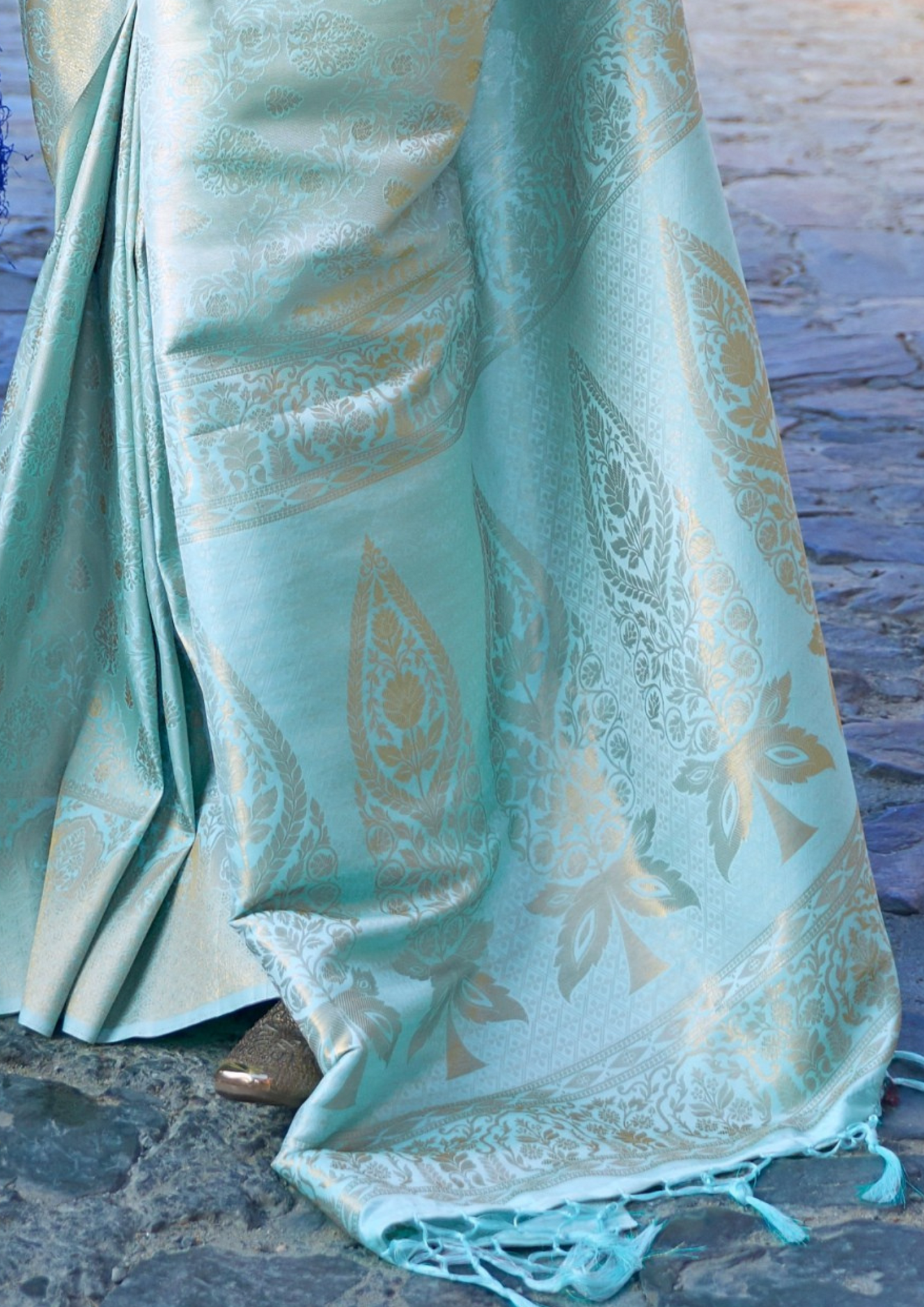 Kanjivaram PASTEL BLUE  HANDLOOM WEAVING SILK SAREES