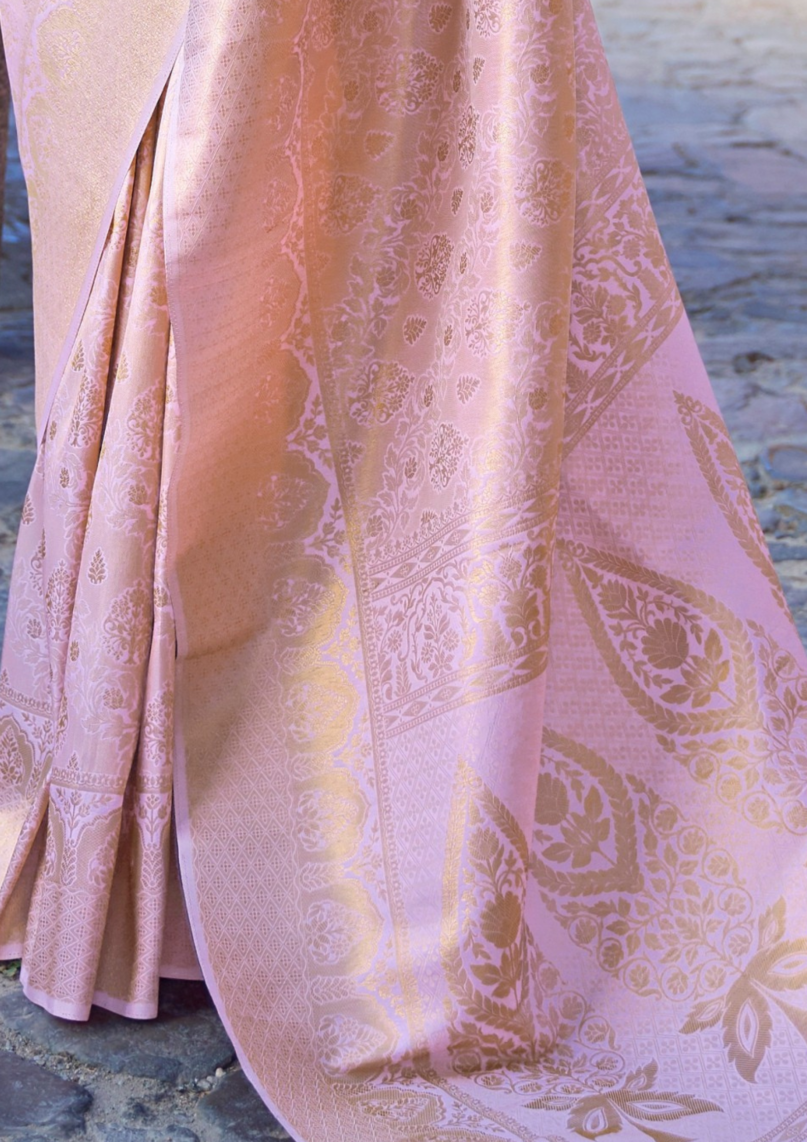 Kanjivaram PEACH CREAM HANDLOOM WEAVING SILK SAREES