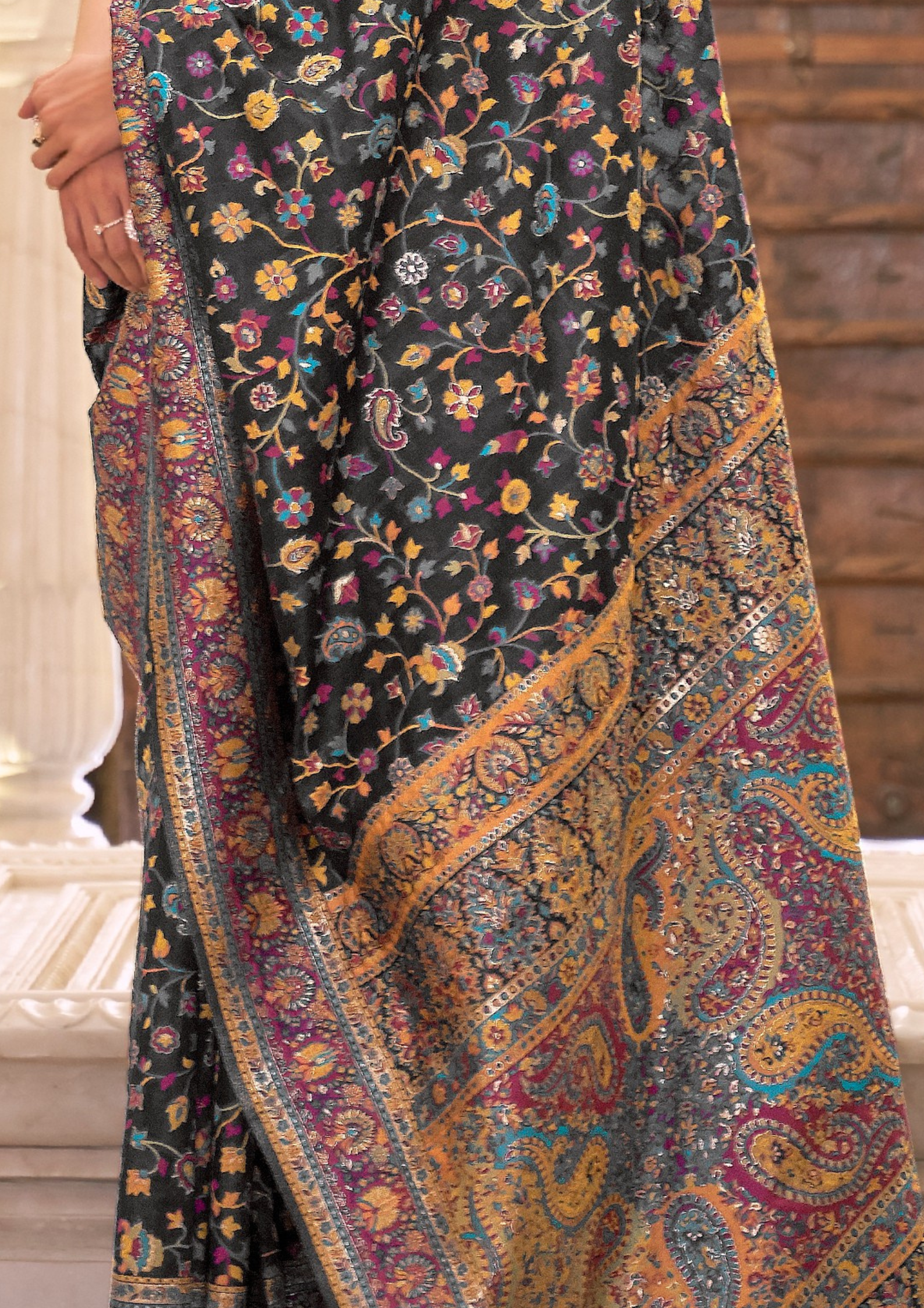 BLACK KASHMIRI MODAL HANDLOOM WEAVING SILK SAREES