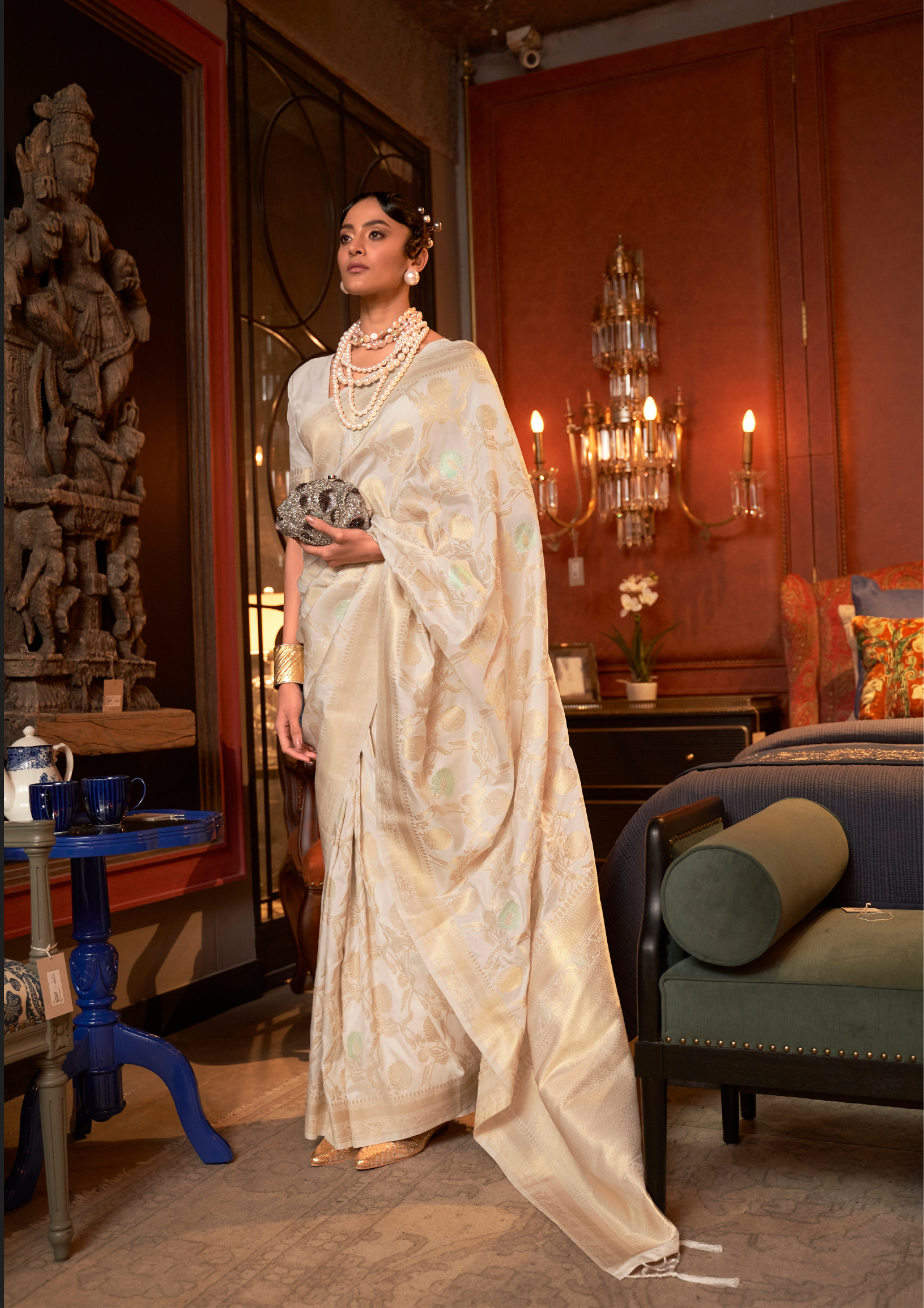 White handloom weaving sarees