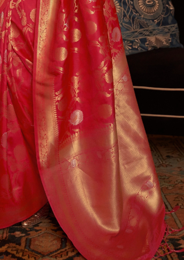 Red handloom weaving sarees