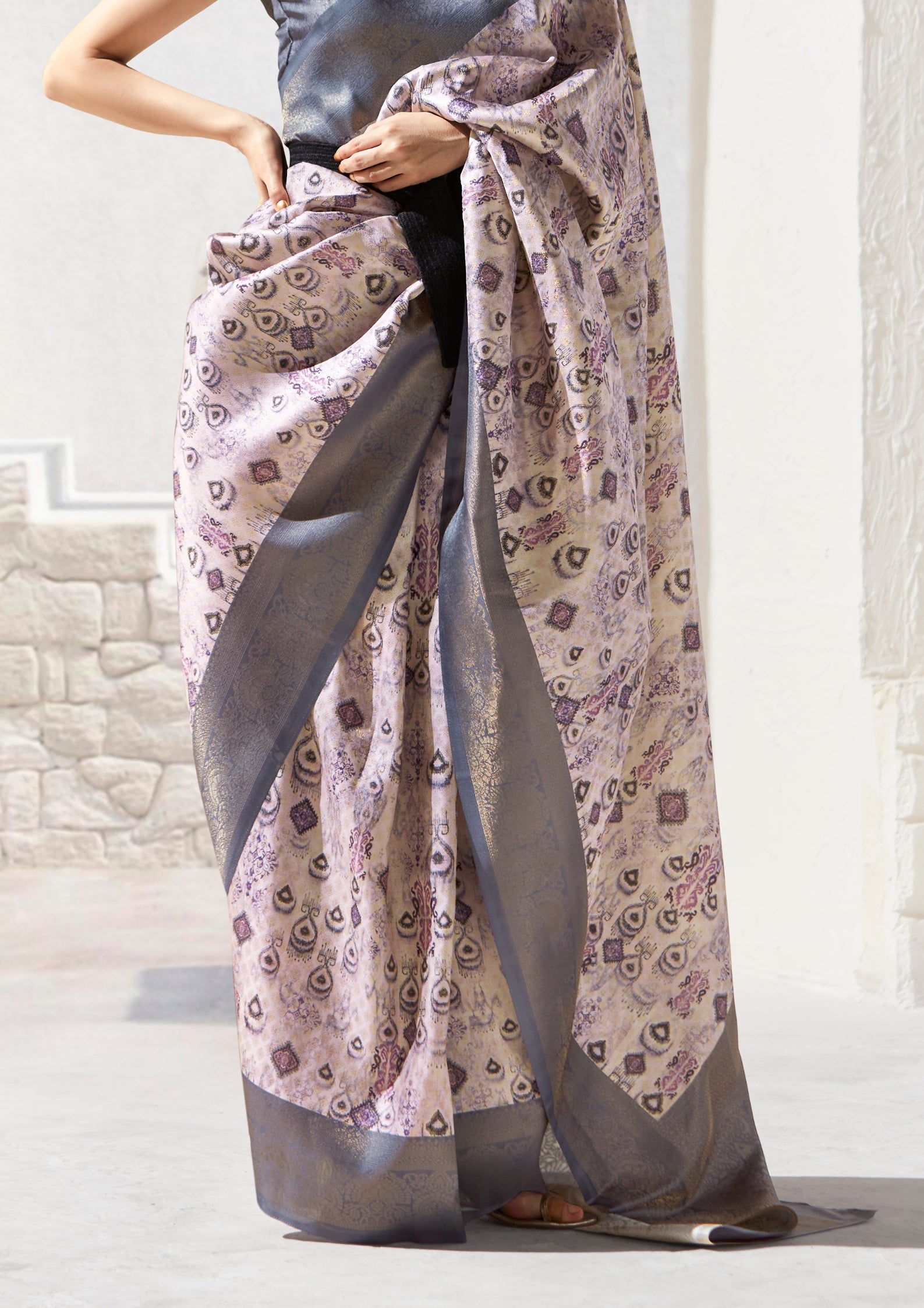 Rusty Pink Saree With Printed Zari Border