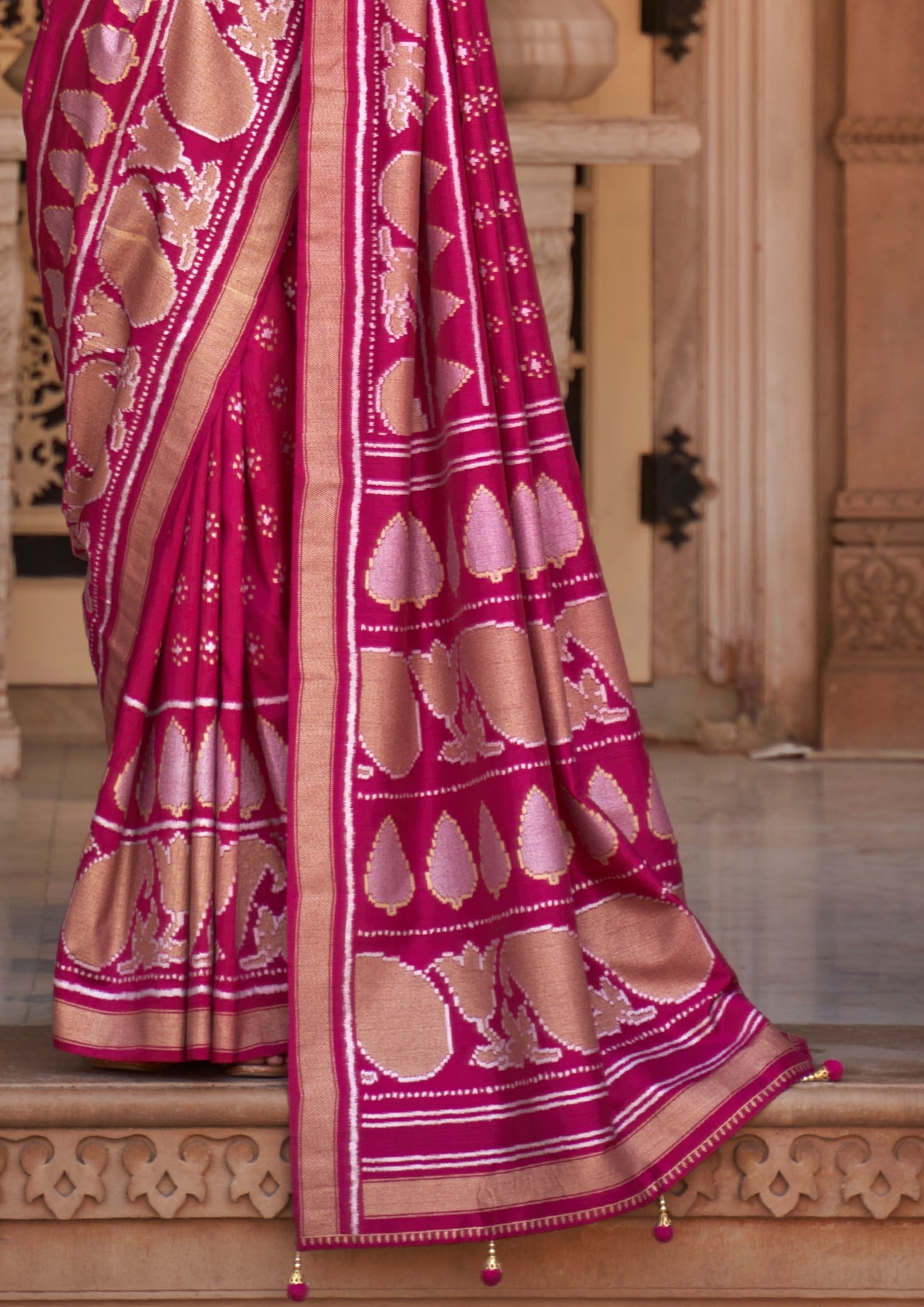 Banarasi Hot Pink Silk Blend Ethnic Motif Paisley Zari