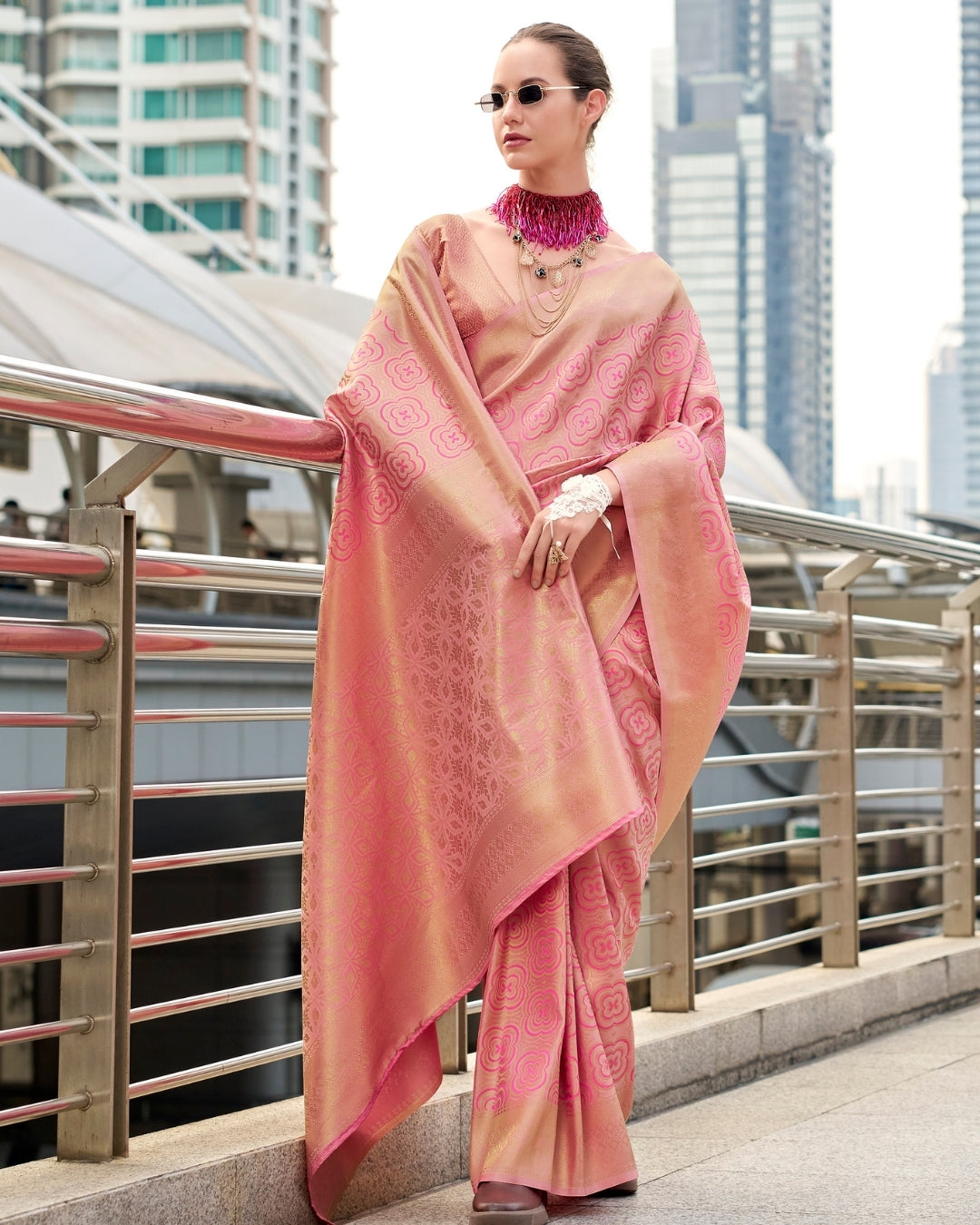 Pink Buttery Silk Saree in Kanjivaram Pattern Weaving