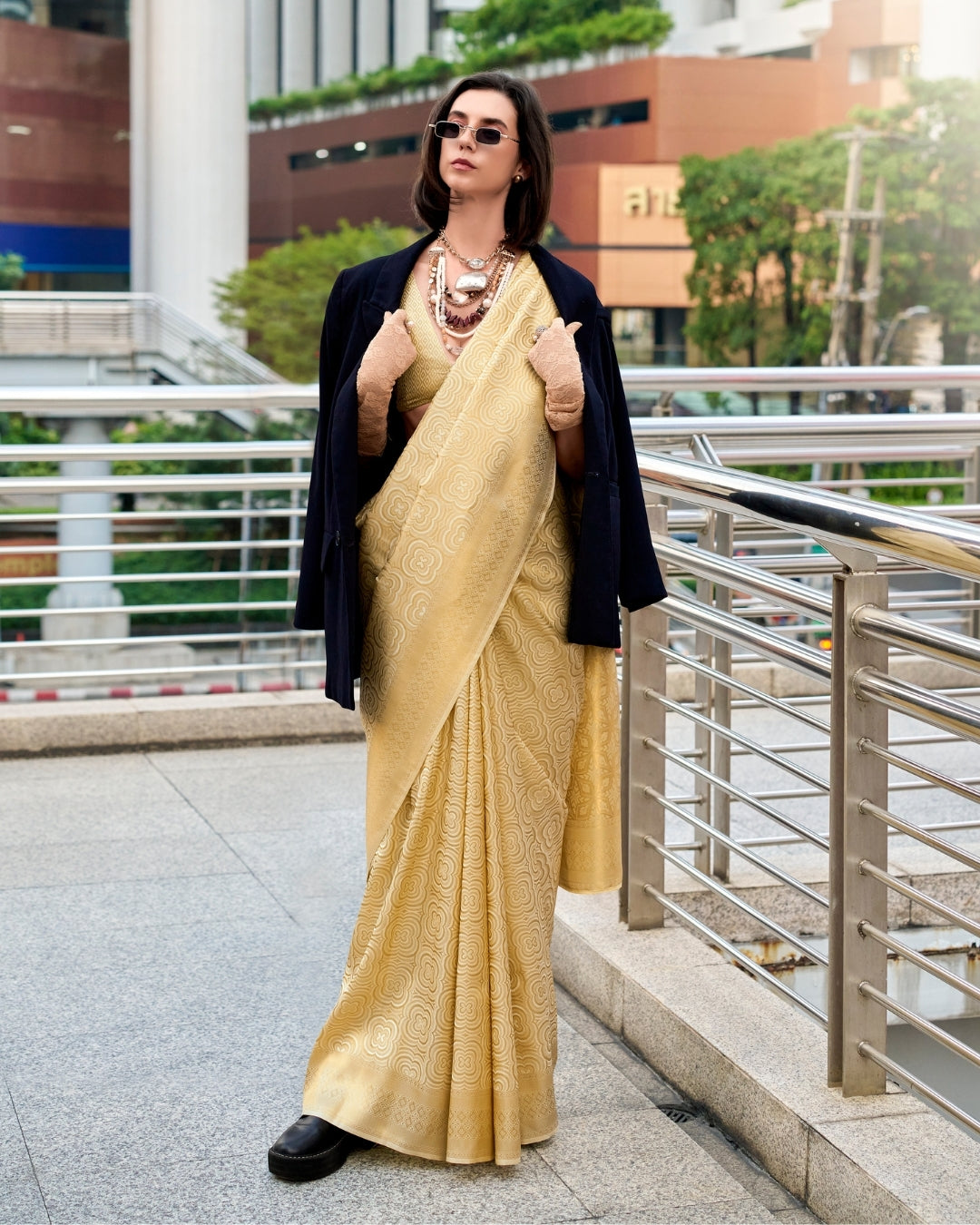 Gold Buttery Silk Saree in Kanjivaram Pattern Weaving