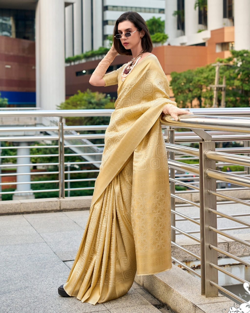Gold Buttery Silk Saree in Kanjivaram Pattern Weaving