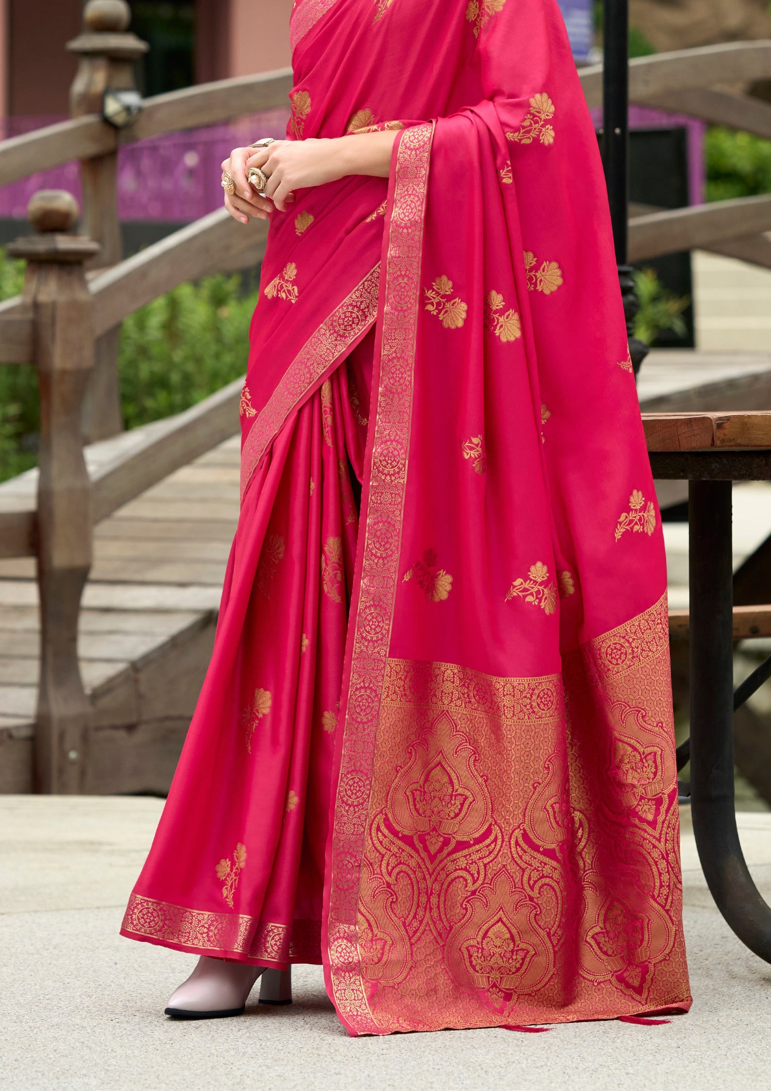PURE SATTIN HANDWOVEN HOT PINK SAAREE WITH ZARI WEAVING