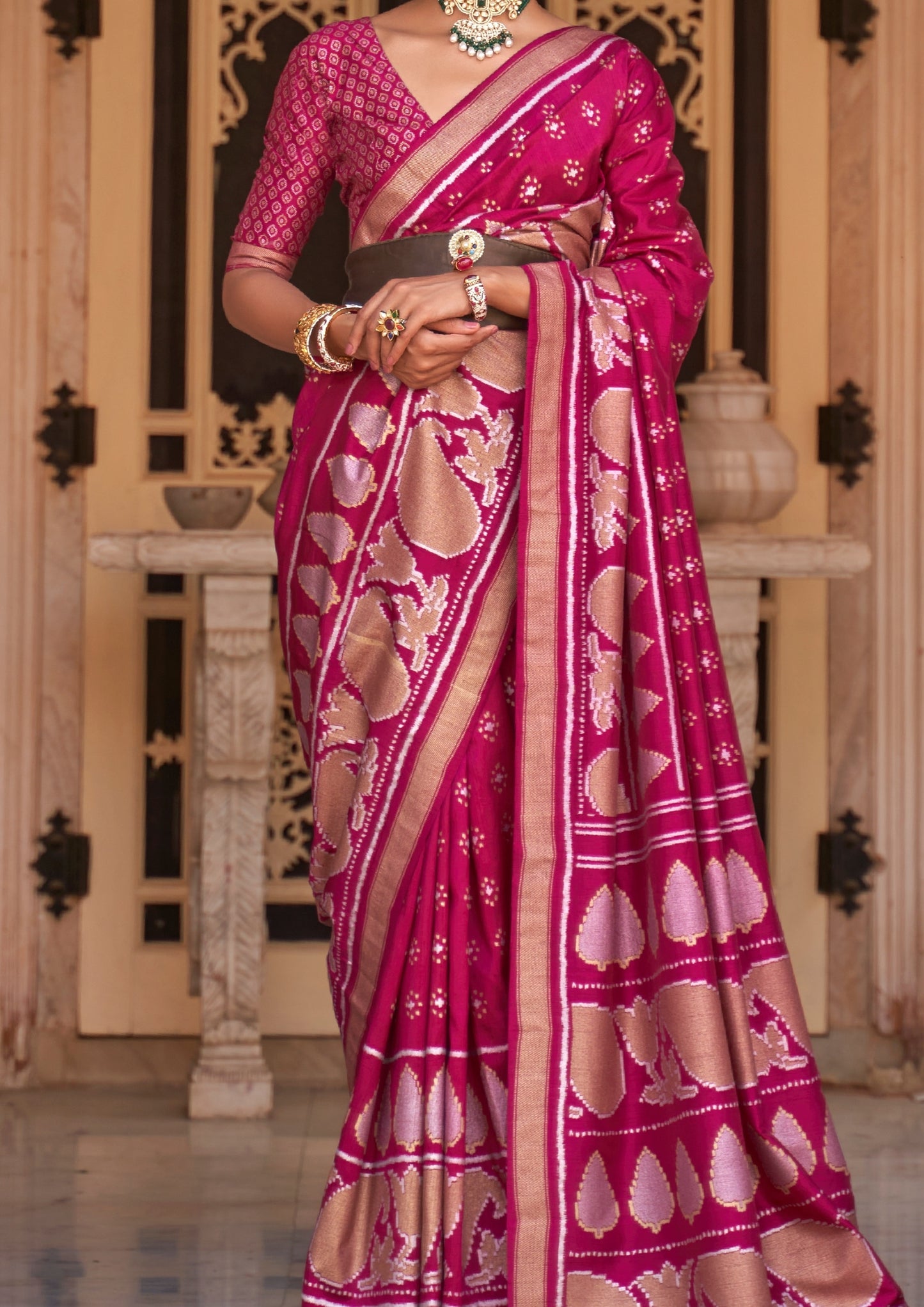 Banarasi Hot Pink Silk Blend Ethnic Motif Paisley Zari