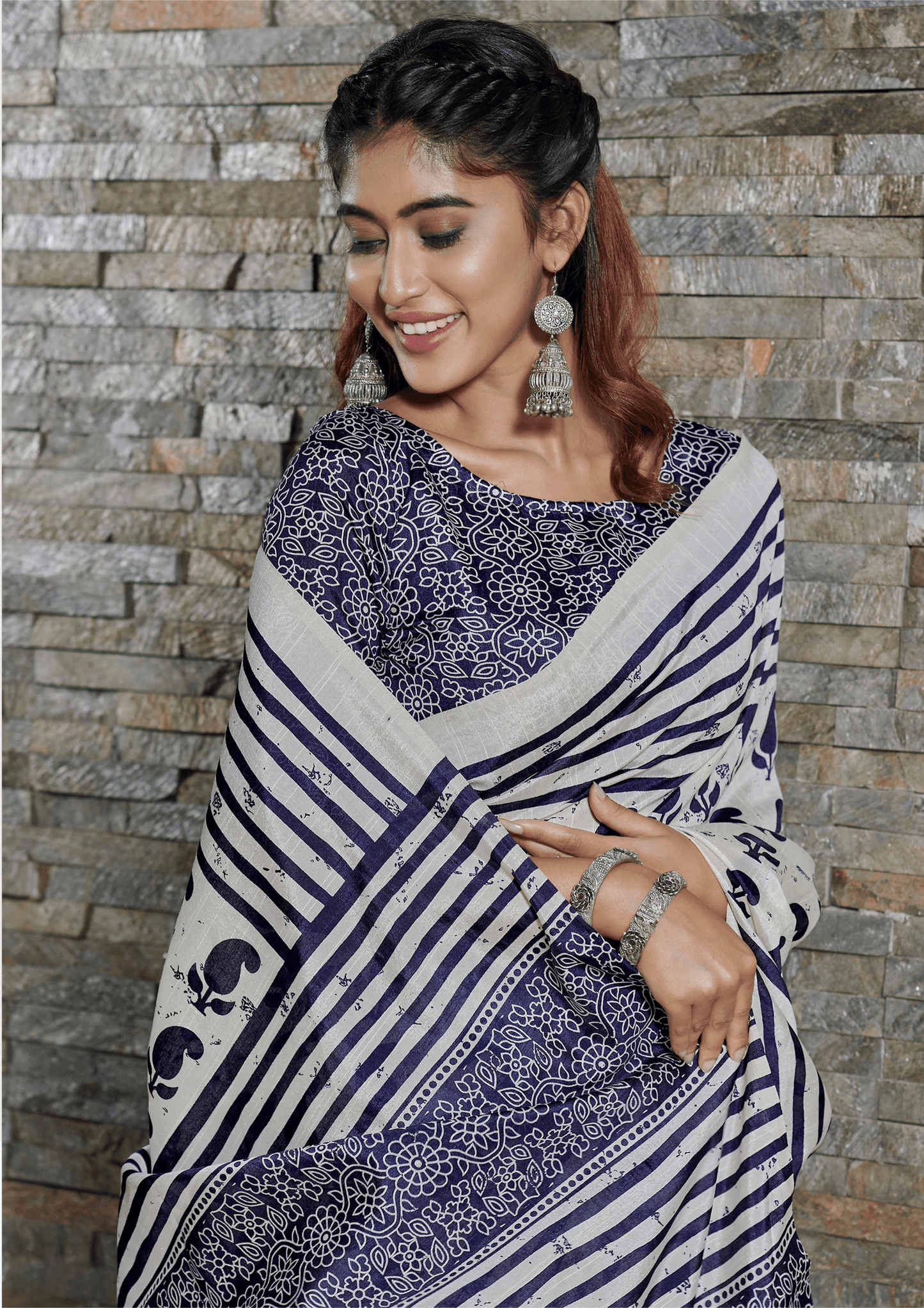 Saree Artistic Blue And White Saree - SaviDurga