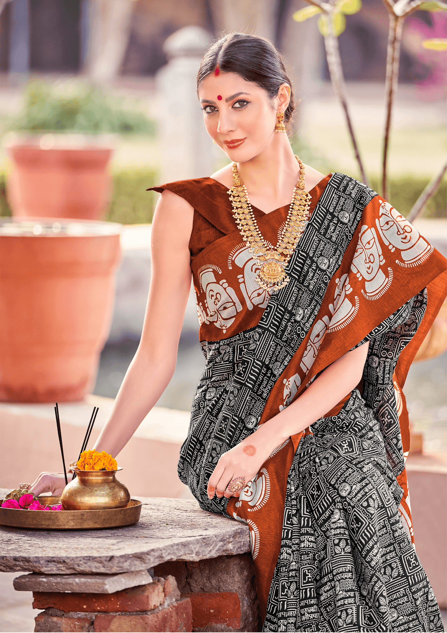 Saree Designer Black and White Saree - SaviDurga