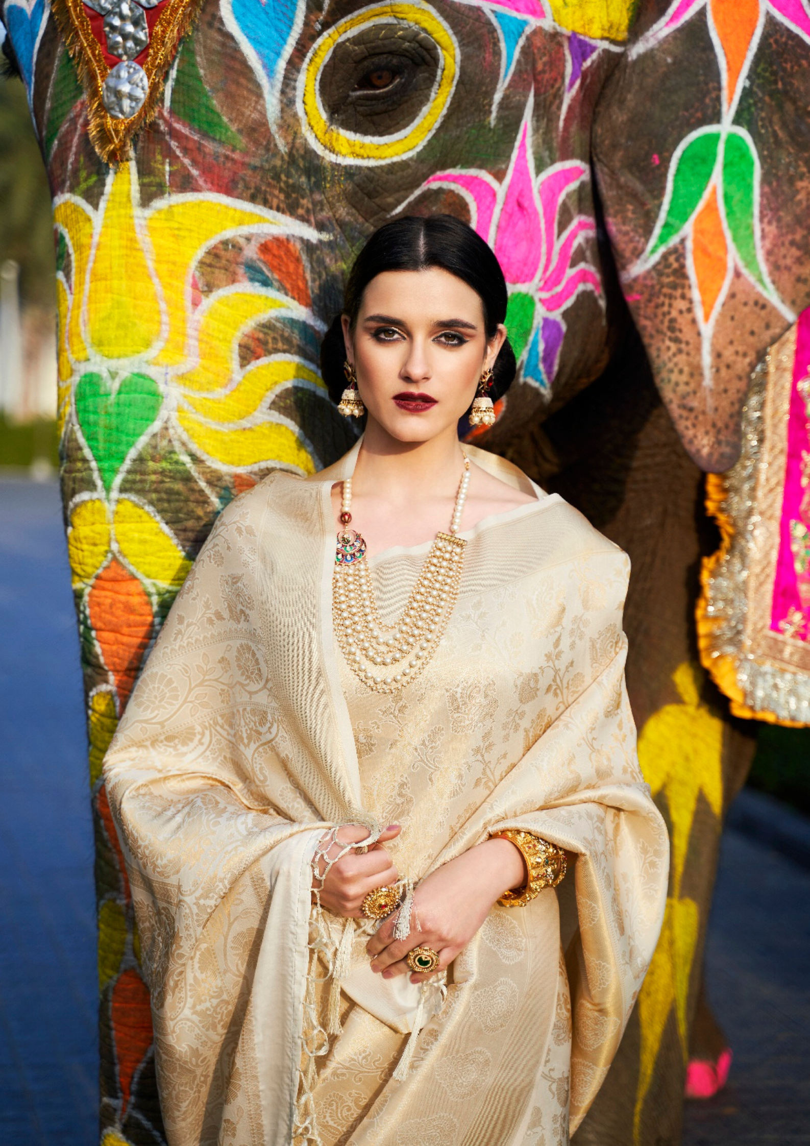Gold Silk Handloom weaving saree