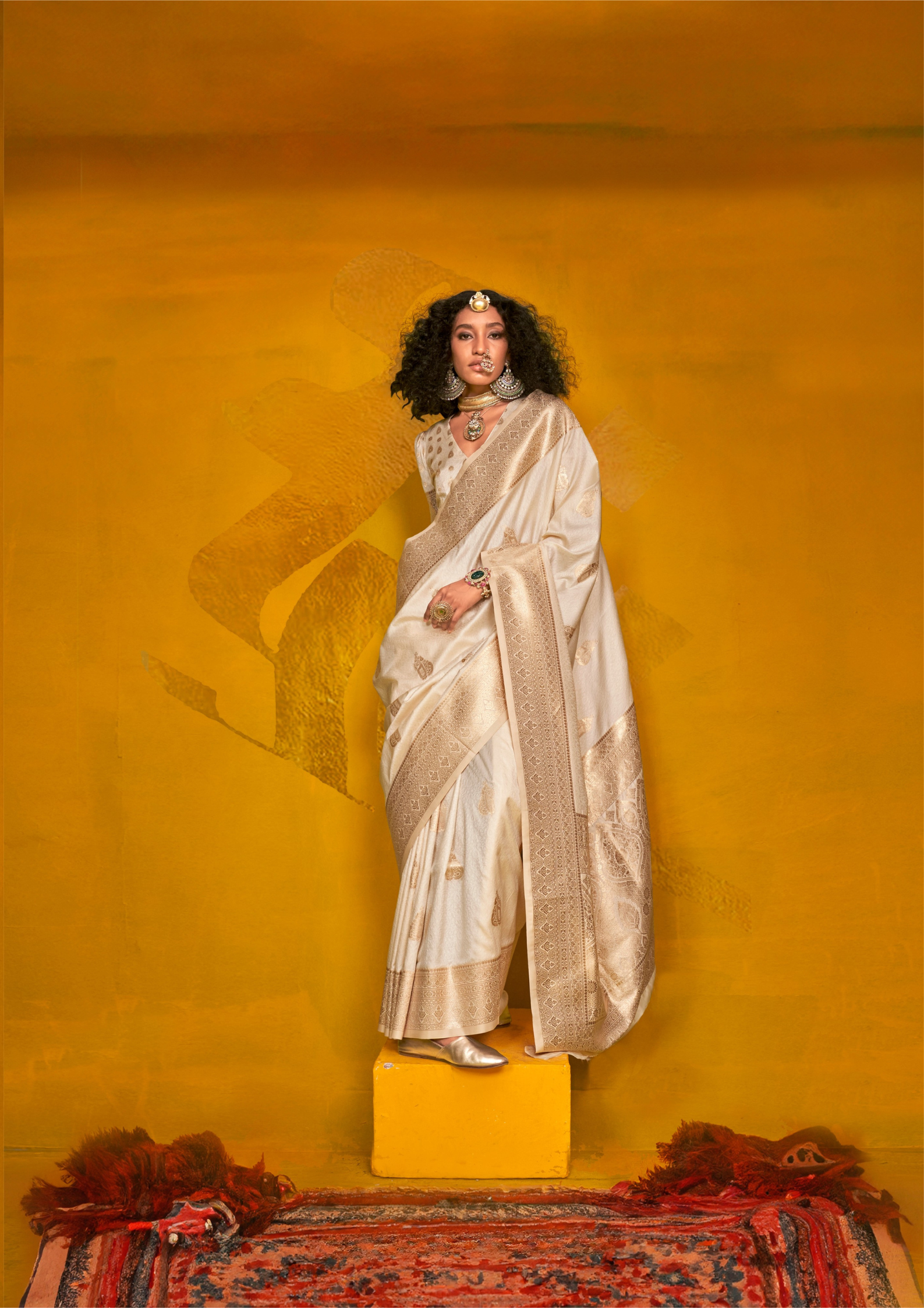 WHITE-TWO TONE HANDLOOM WEAVING SILK