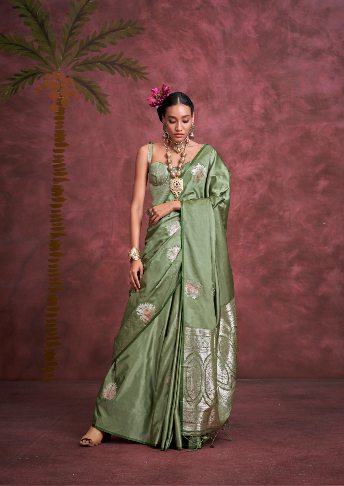 GREEN-TONE TO TONE SATIN  - HANDLOOM WEAVING - BANARASI ZARI