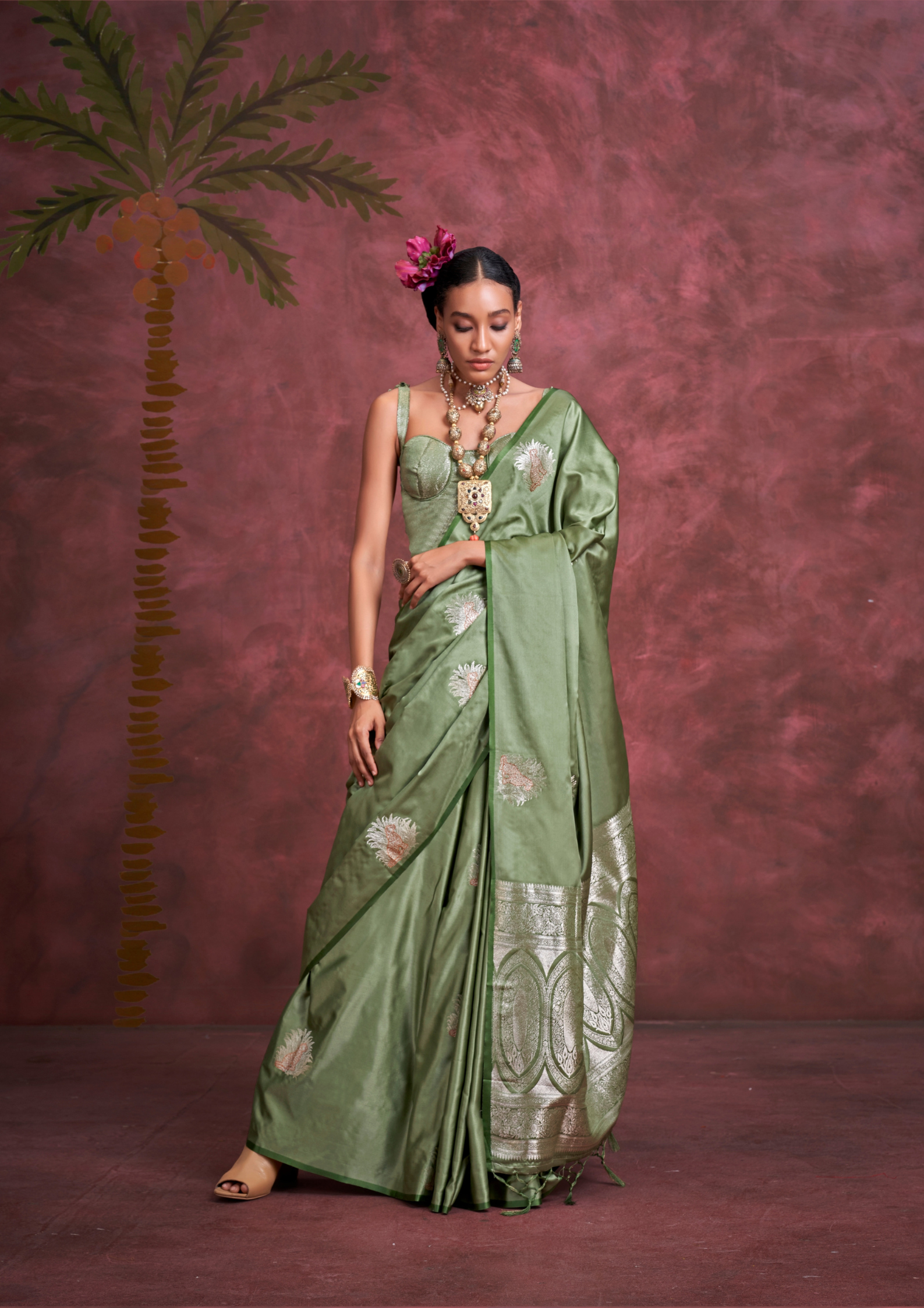 GREEN-TONE TO TONE SATIN  - HANDLOOM WEAVING - BANARASI ZARI