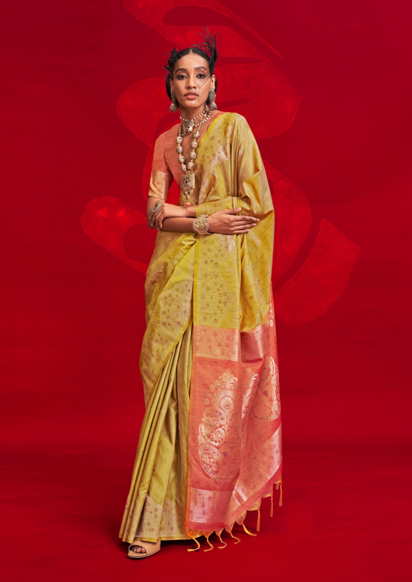 YELLOW SILK - HANDLOOM WEAVING - CONTRAST IKKAT PALLU