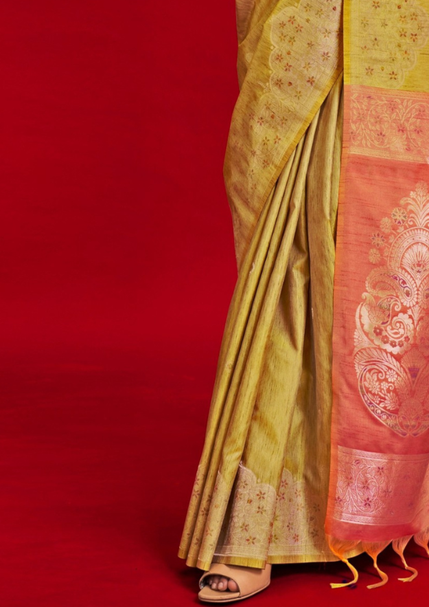 YELLOW SILK - HANDLOOM WEAVING - CONTRAST IKKAT PALLU
