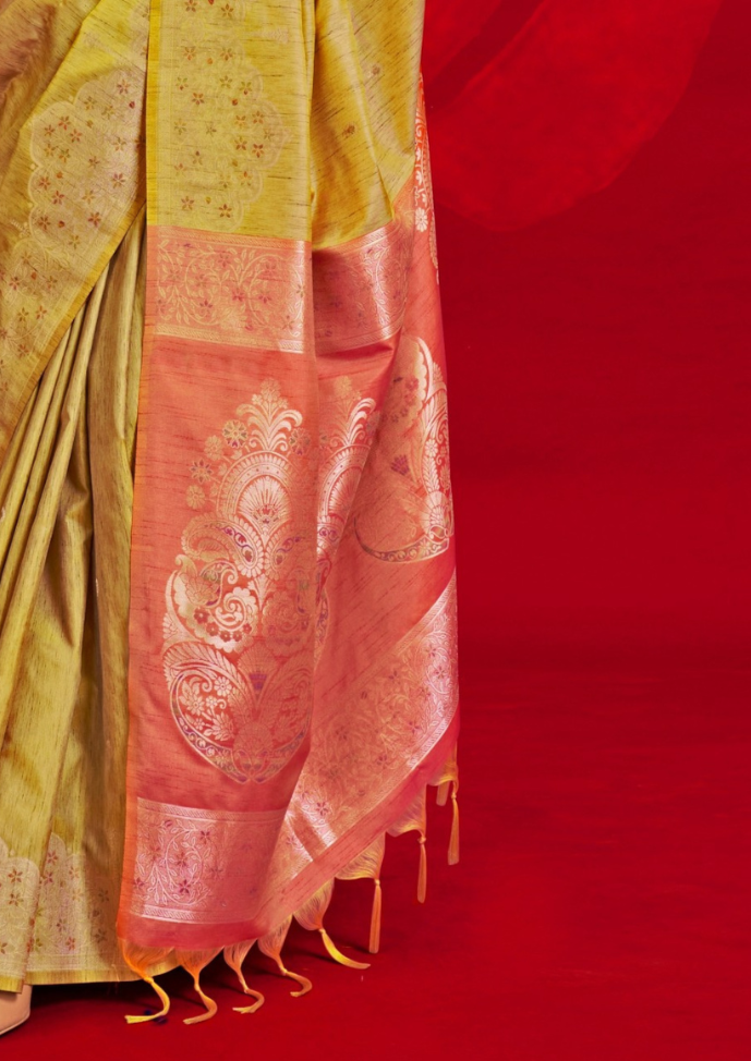YELLOW SILK - HANDLOOM WEAVING - CONTRAST IKKAT PALLU
