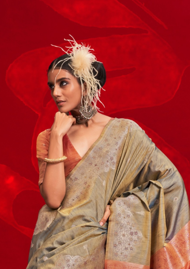 GOLD SILK - HANDLOOM WEAVING - CONTRAST IKKAT PALLU