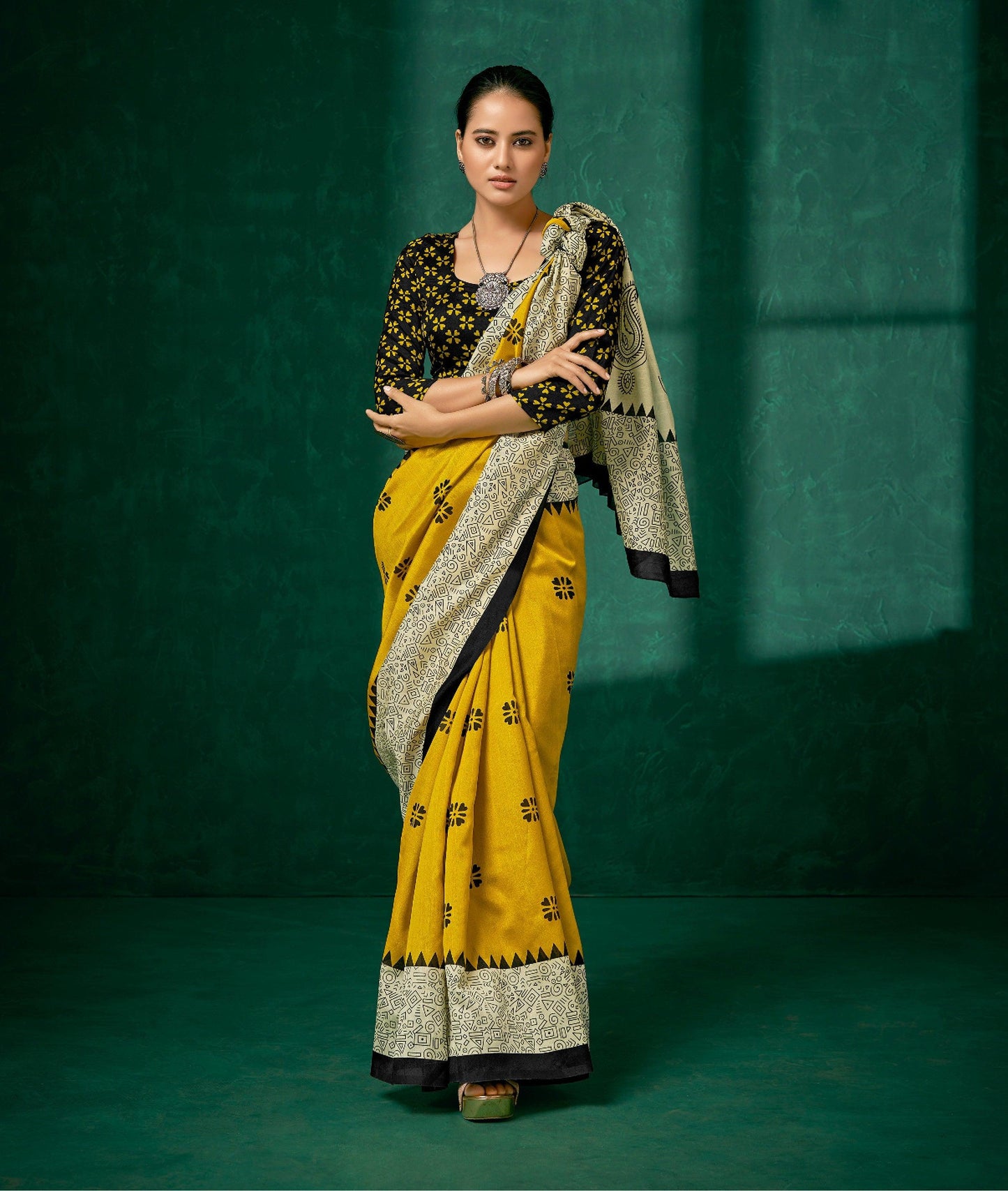 Saree Stylish Yellow and Black Saree - SaviDurga