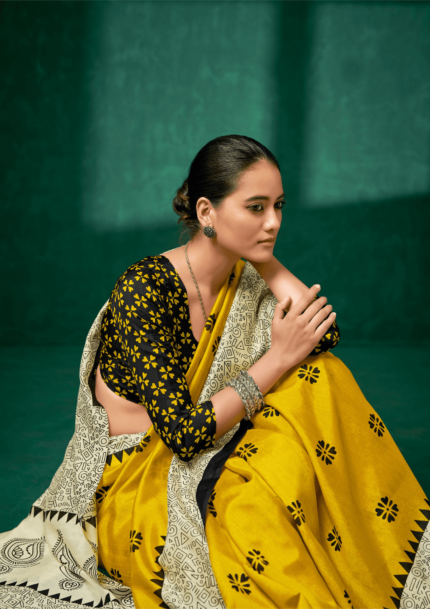 Saree Stylish Yellow and Black Saree - SaviDurga