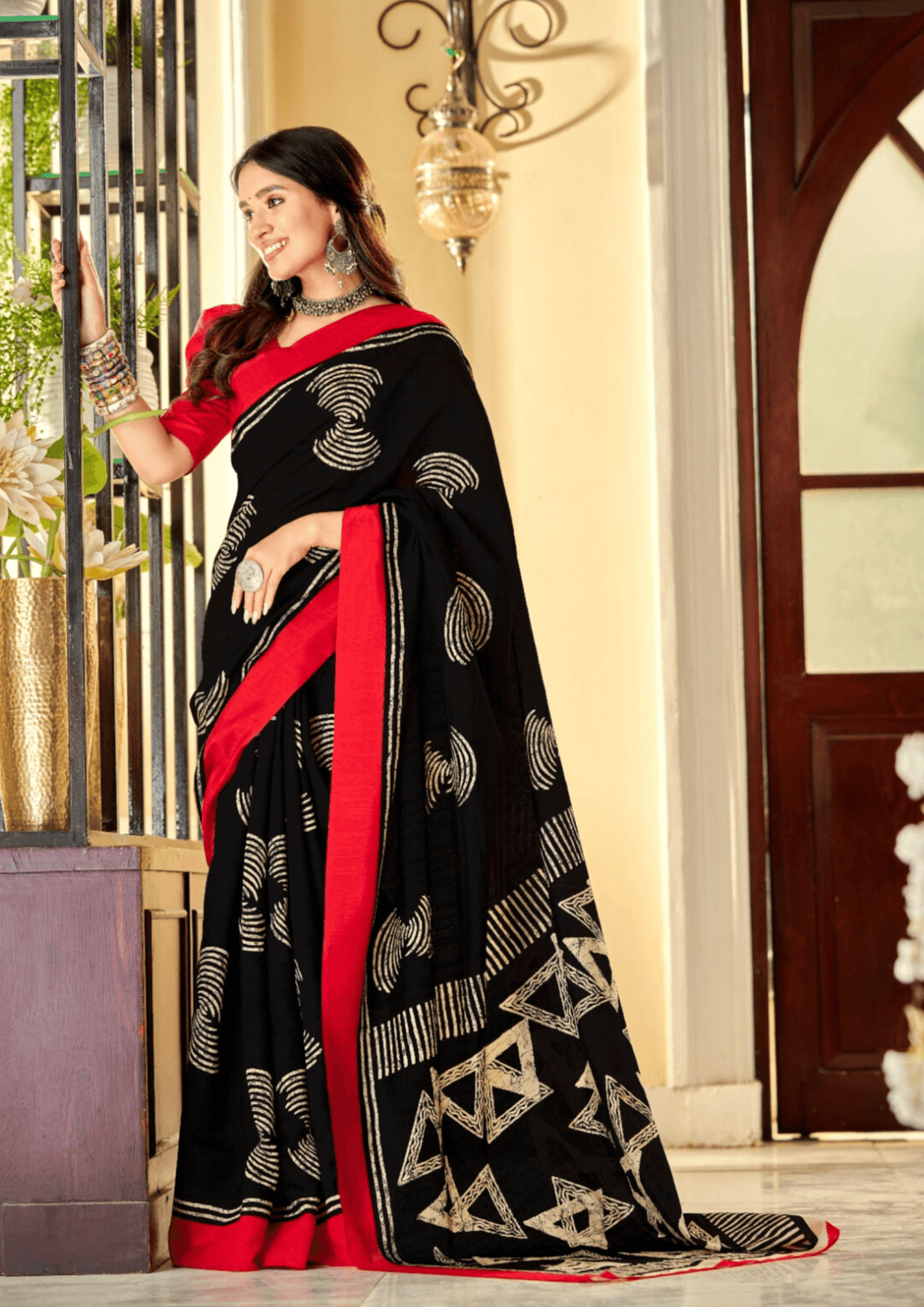 Saree Trendy Black and Red Bhagalpuri Saree - SaviDurga