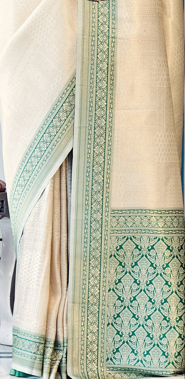 Soft Handloom Kanjivaram Silk Pistachio Green Exotic Border Saree