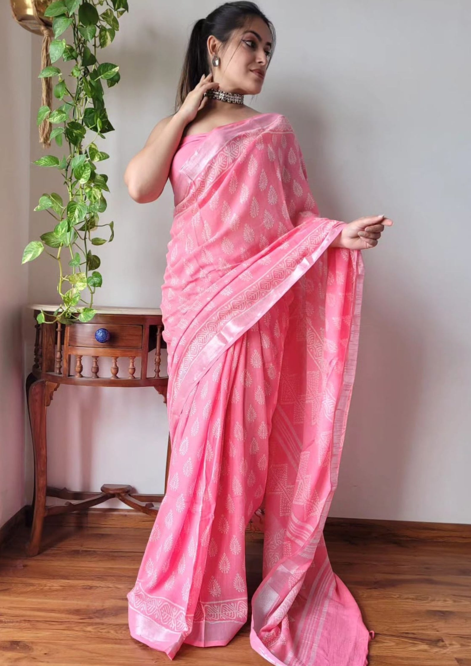 Beautiful Floral Linen Digital Print Soft Pink Saree