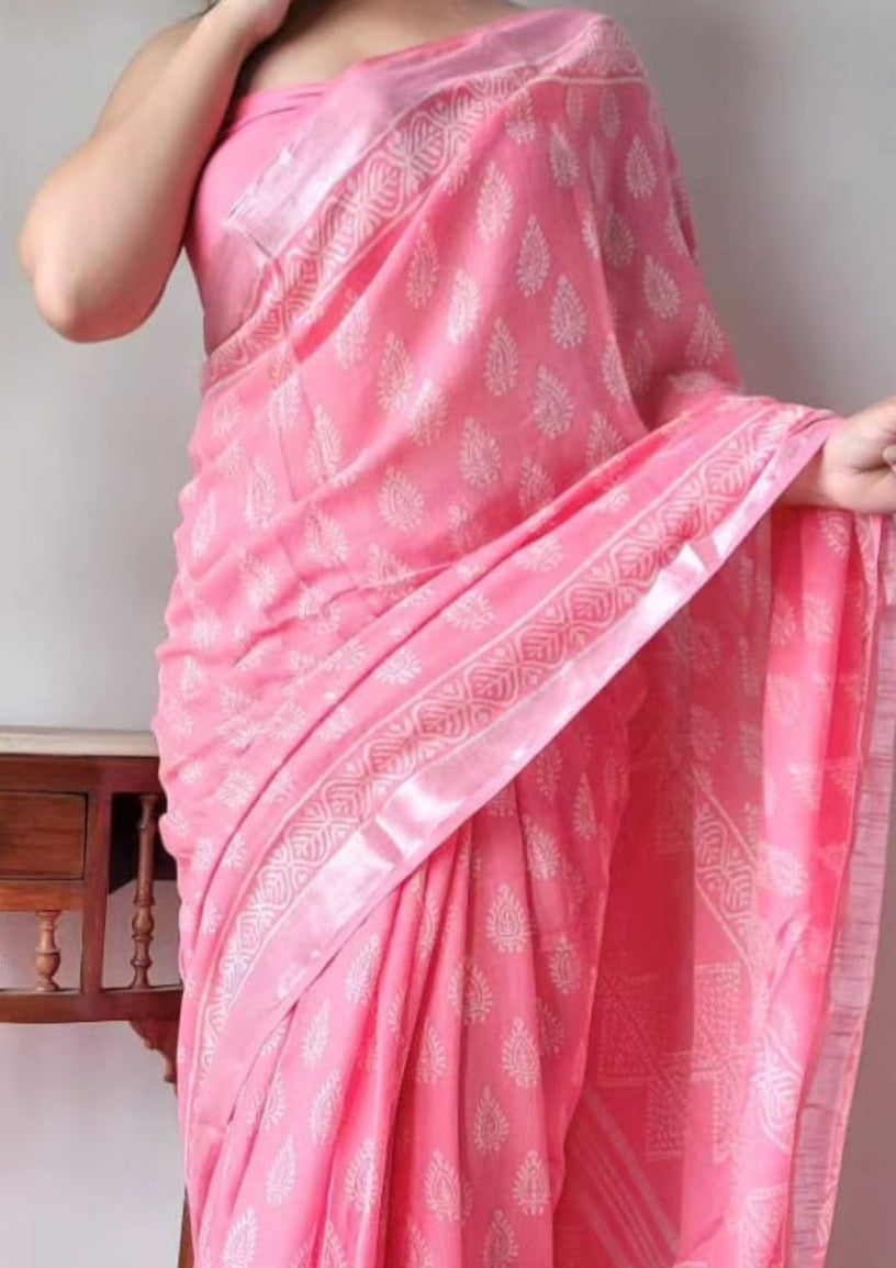 Beautiful Floral Linen Digital Print Soft Pink Saree