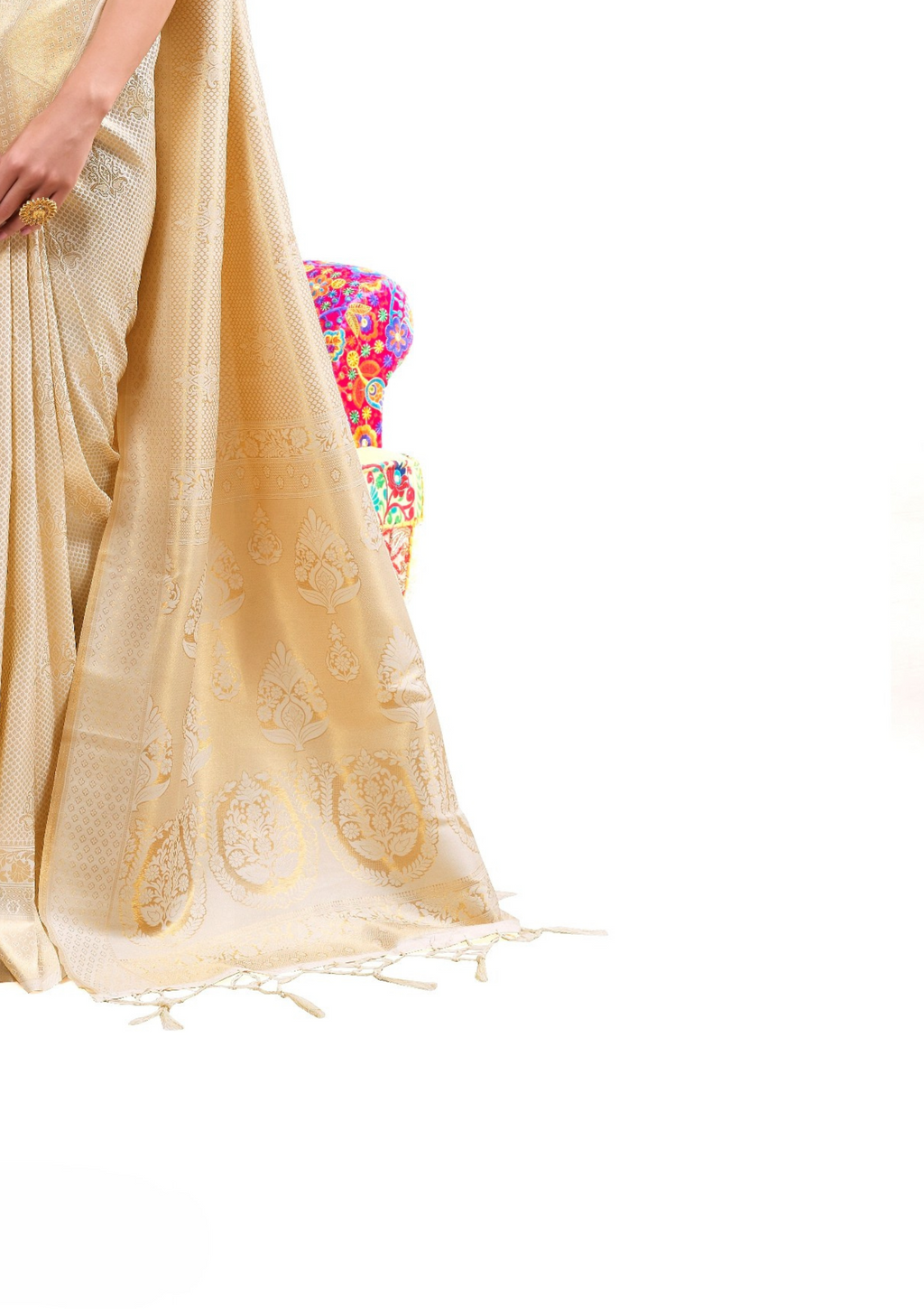 Kanjivaram Golden Handloom Weaving Saree